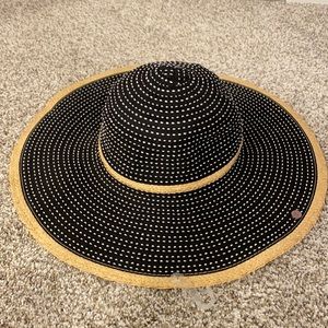 Really cute sun hat!